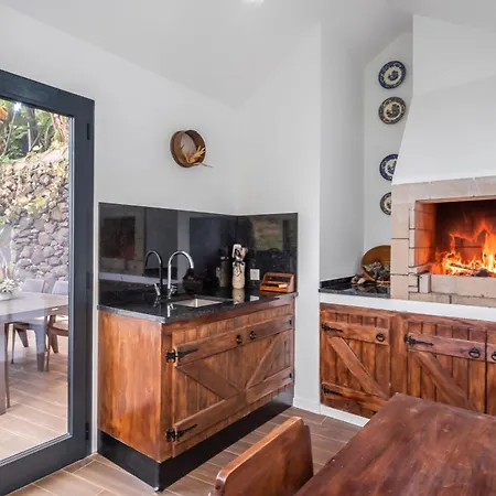 Vakantiehuis Stunning View Set In Nature - Recanto Of The Sea Ponta do Sol (Madeira)