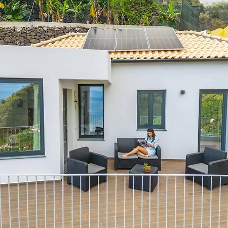 Stunning View Set In Nature - Recanto Of The Sea *