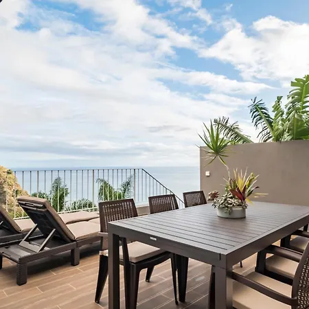 Stunning View Set In Nature - Recanto Of The Sea