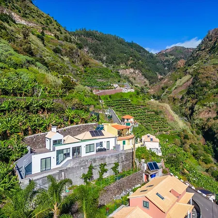 Stunning View Set In Nature - Recanto Of The Sea Vakantiehuis