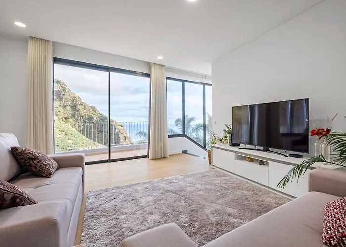 Dom wakacyjny Stunning View Set In Nature - Recanto Of The Sea *